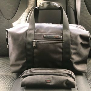 tumi harwood duffel